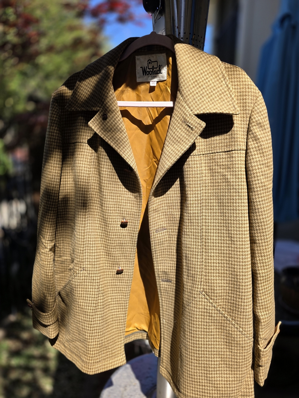 Vintage Woolrich Tan Houndstooth Lightweight Shirt Jacket with Golden Lining